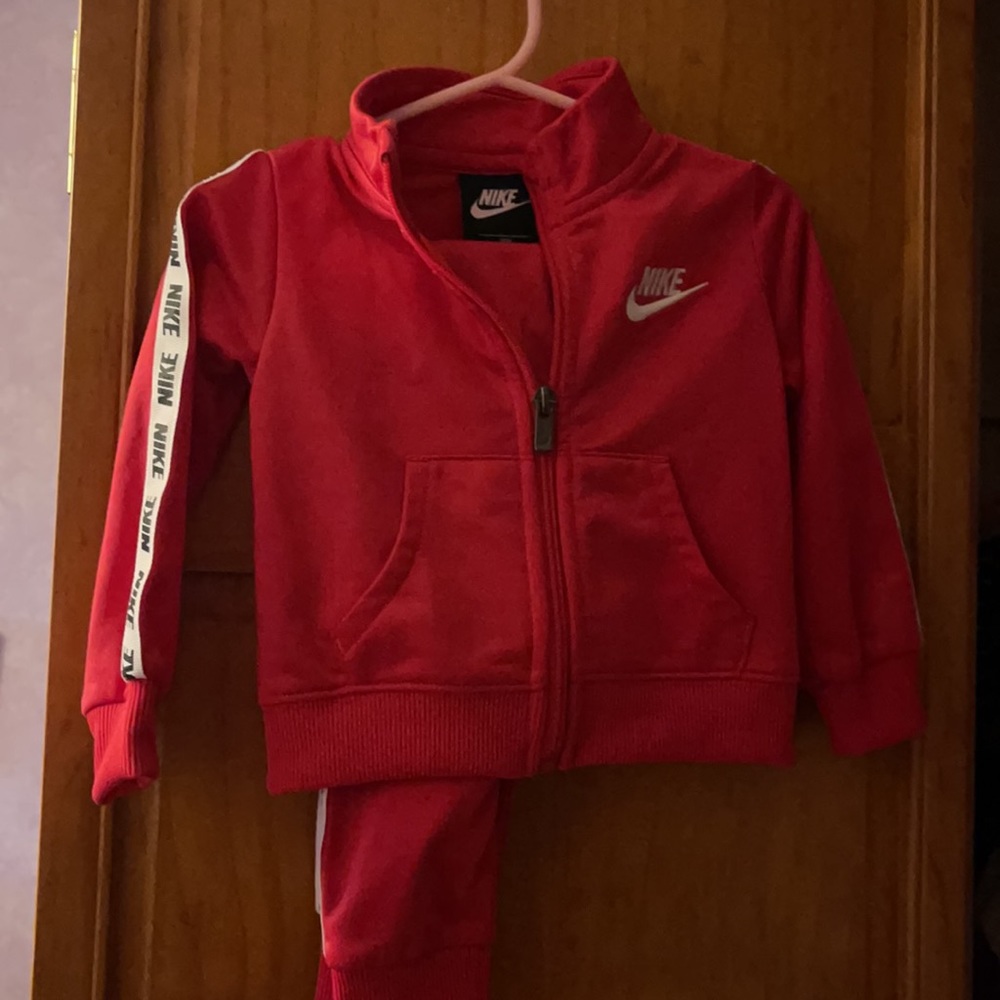 Pink Nike Girl Outfit